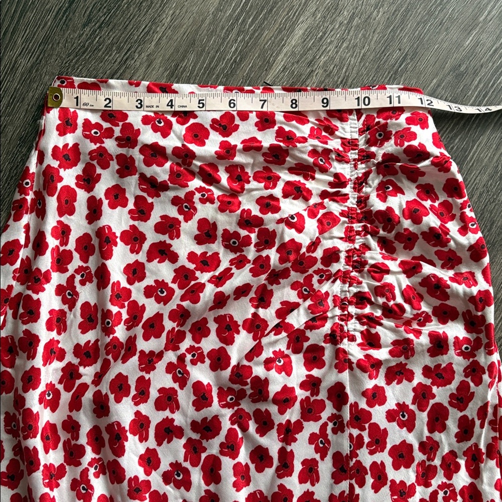 Anthropologie Floral Side-Slit Midi Skirt in Red and White - Picture 6 of 7